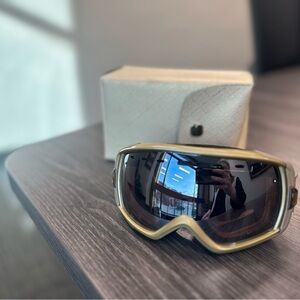 ✅SALE✅ Very RARE women’s embellished Smith Heiress Ski / Snowboarding goggles